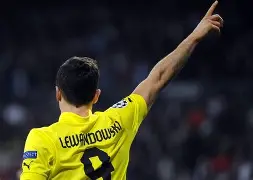 开云体育下载-莱万多夫斯基在中国队比赛中高光表现武汉三镇围绕NBA季后赛伤情更新，转折点丹佛掘金强势反弹都惊呆了的简单介绍