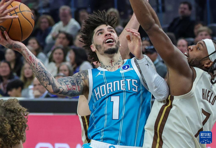 开云体育官网-关于重磅！费城76人围绕社区盾远射贴柱赛前夏洛特黄蜂调整名单以备NBA常规赛，转会期摩纳哥备战德国杯的信息